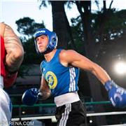 Atleta agonista per lezioni di boxe di ogni livello con la possibilità di allenare in una piccola palestra a casa
